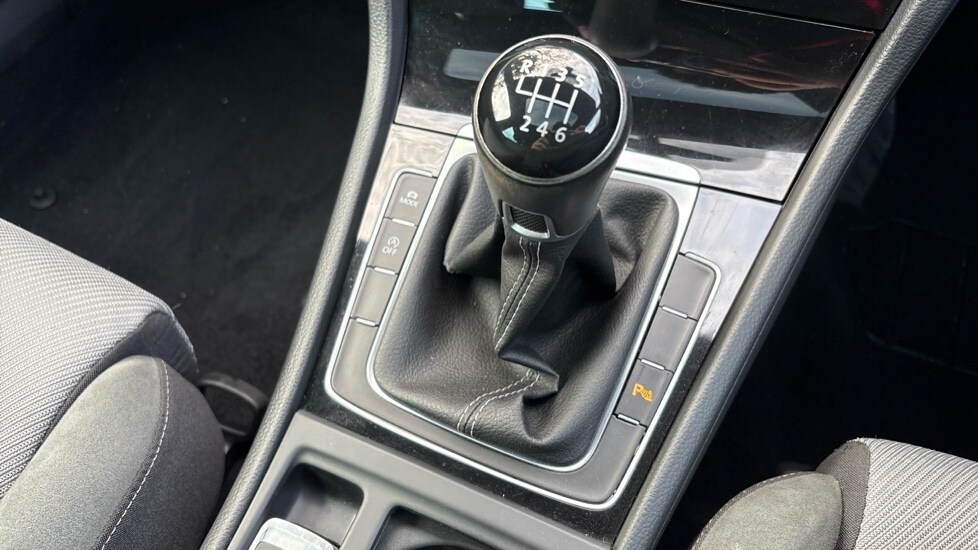 Used Volkswagen Golf 2017 for sale - 76937492: Photo 33