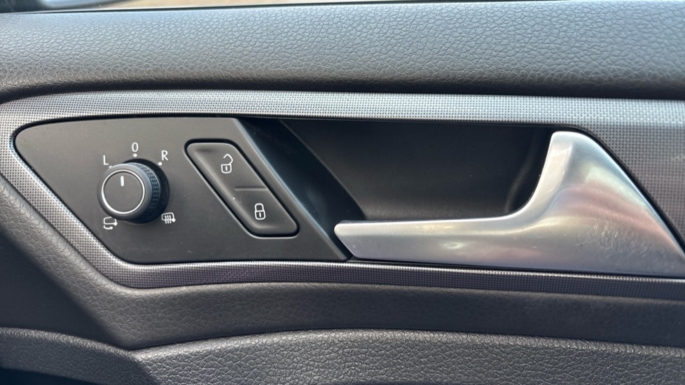 Used Volkswagen Golf 2017 for sale - 76937492: Photo 37