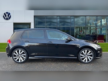 Used Volkswagen Golf 2017 for sale - 76937492: Photo