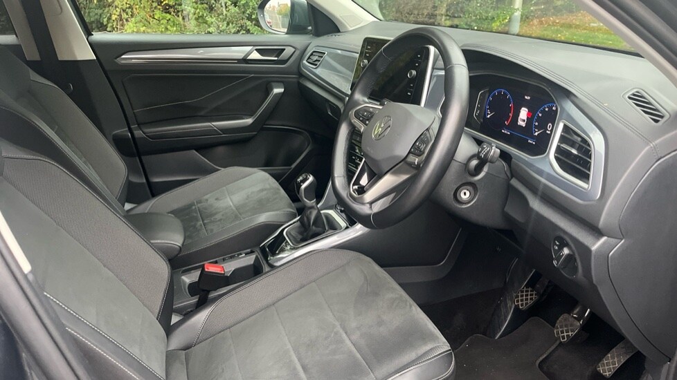 Used Volkswagen T-Roc 2024 for sale - 76870645: Photo 25