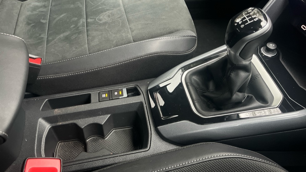 Used Volkswagen T-Roc 2024 for sale - 76870645: Photo 33