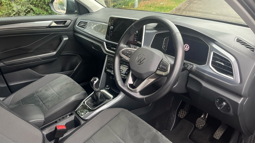 Used Volkswagen T-Roc 2024 for sale - 76870645: Photo 6