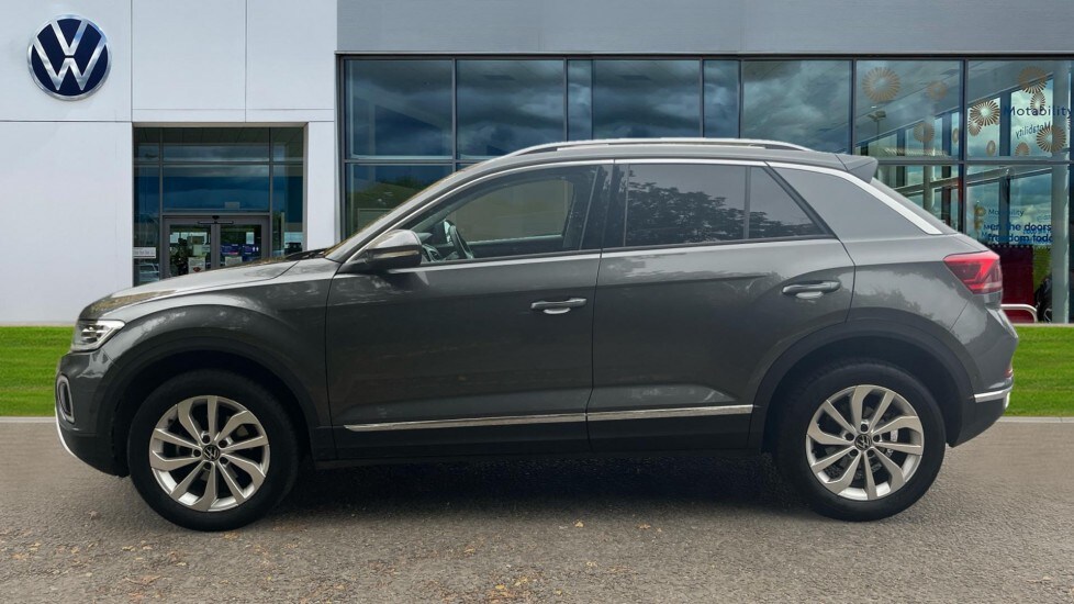 Used Volkswagen T-Roc 2024 for sale - 76870645: Photo 9