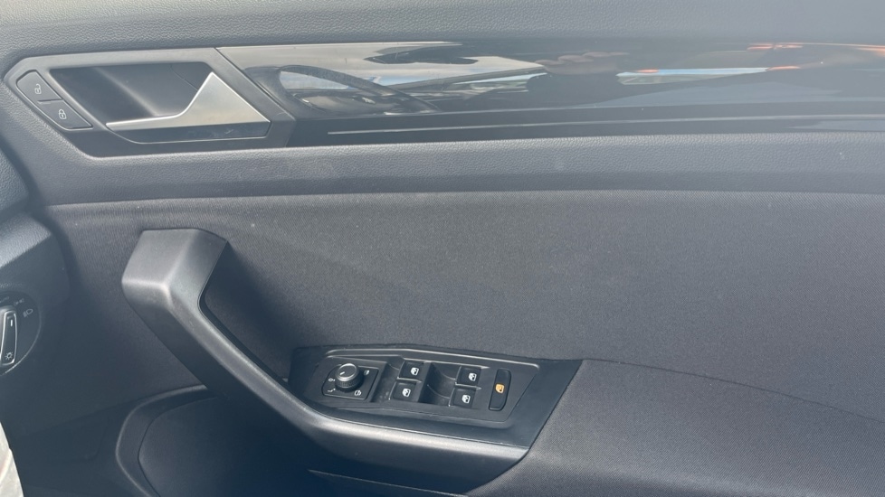 Used Volkswagen T-Roc 2021 for sale - 76146228: Photo 34