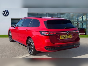 Used Volkswagen Passat 2025 for sale - 76067040: Photo