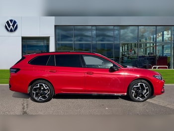 Used Volkswagen Passat 2025 for sale - 76067040: Photo