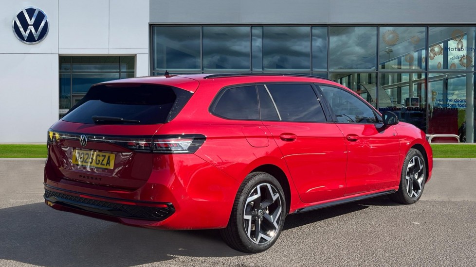 Used Volkswagen Passat 2025 for sale - 76067040: Photo 8