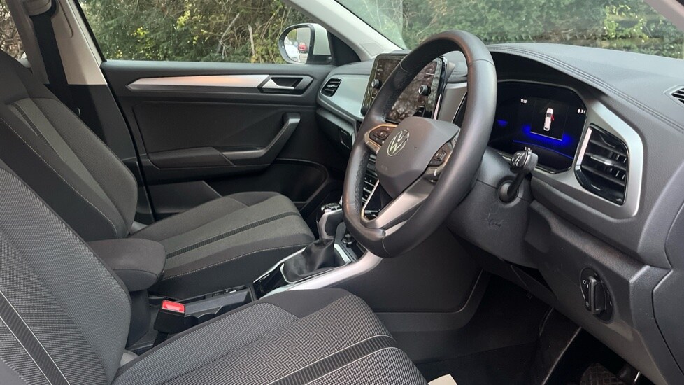 Used Volkswagen T-Roc 2024 for sale - 76872410: Photo 24