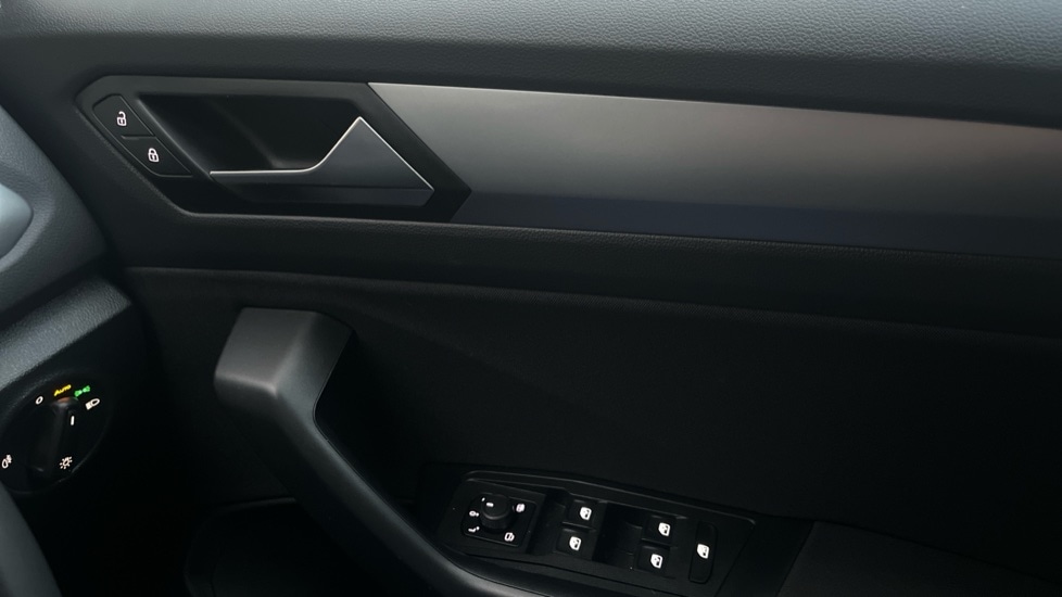 Used Volkswagen T-Roc 2024 for sale - 76872410: Photo 34