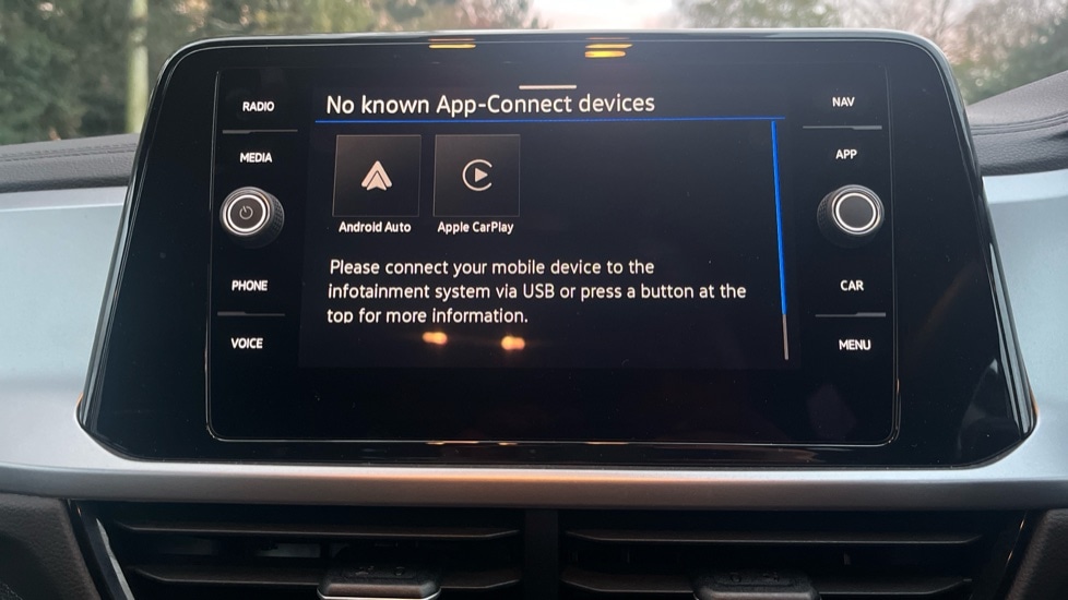 Used Volkswagen T-Roc 2024 for sale - 76872410: Photo 44