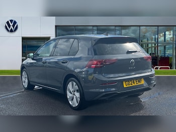 Used Volkswagen Golf 2024 for sale - 75902202: Photo