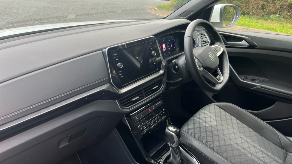 Used Volkswagen T-Cross 2024 for sale - 76870159: Photo 2