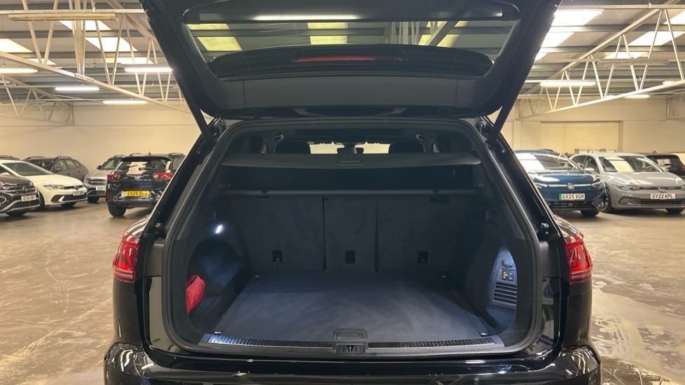 Used Volkswagen Touareg 2025 for sale - 76154868: Photo 16