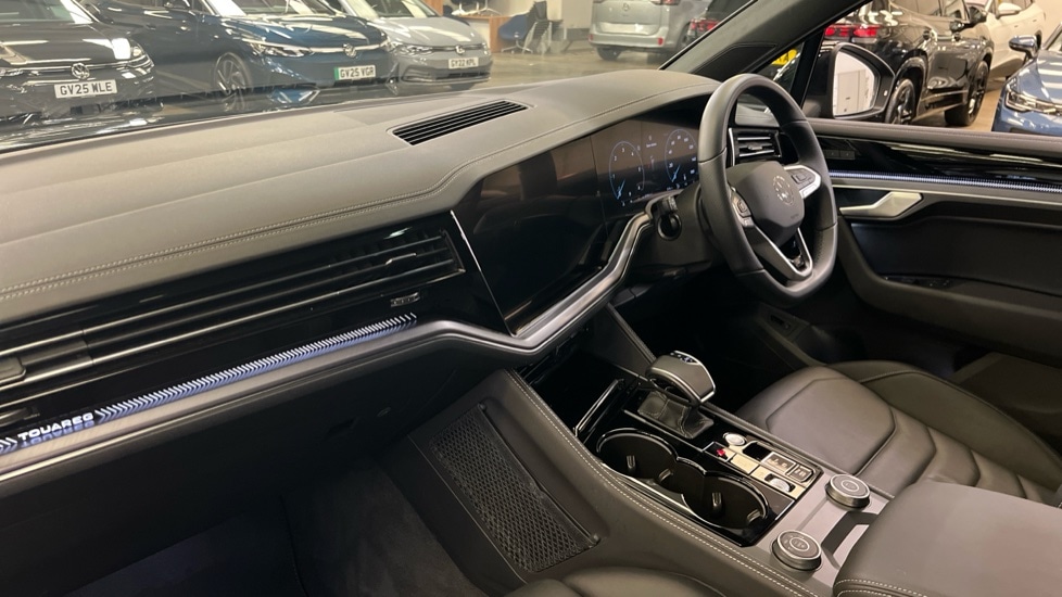 Used Volkswagen Touareg 2025 for sale - 76154868: Photo 2