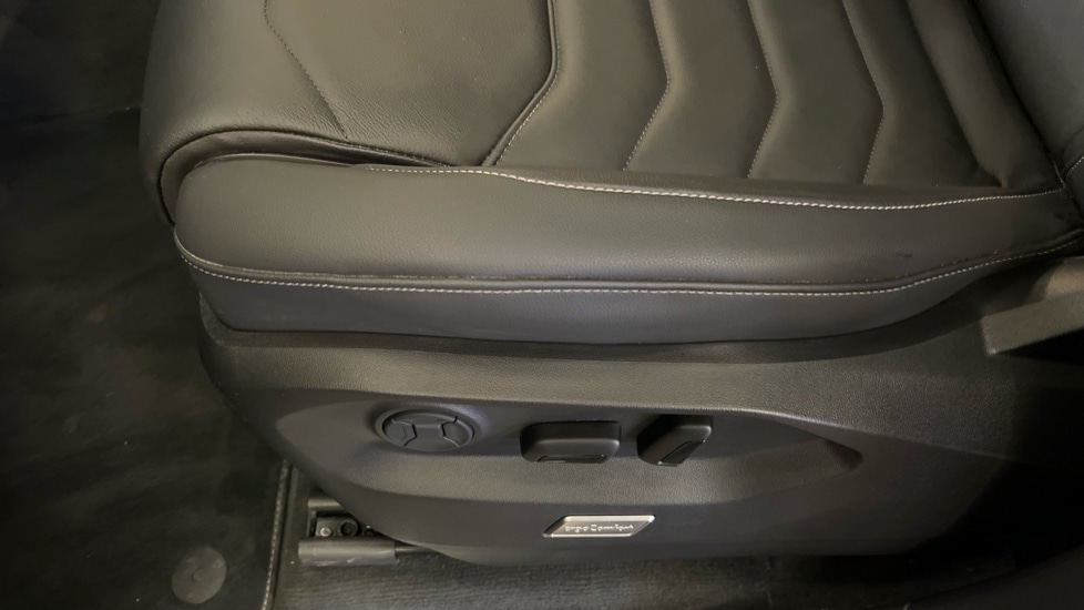 Used Volkswagen Touareg 2025 for sale - 76154868: Photo 32