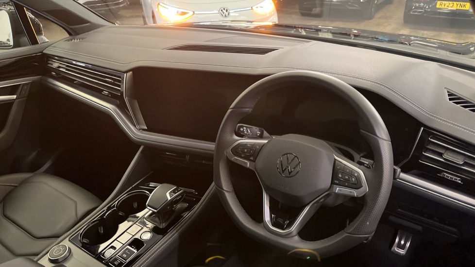 Used Volkswagen Touareg 2025 for sale - 76154868: Photo 6