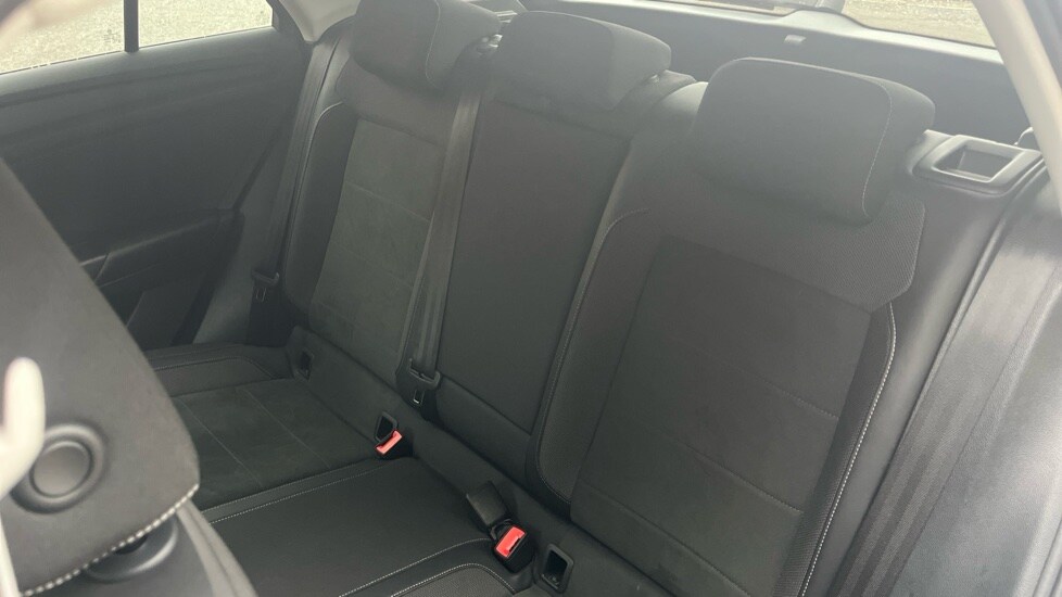 Used Volkswagen T-Roc 2024 for sale - 76302239: Photo 15