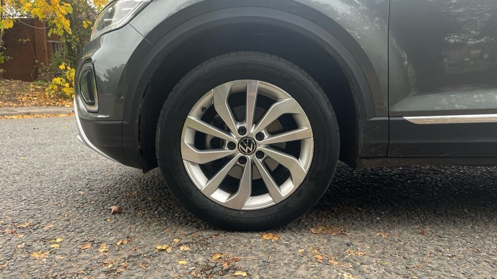 Used Volkswagen T-Roc 2024 for sale - 76302239: Photo 18