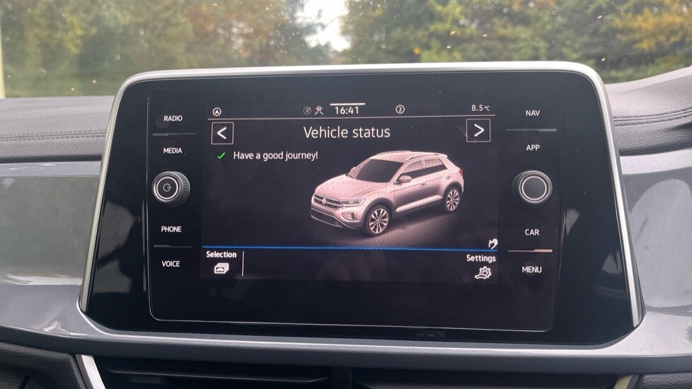 Used Volkswagen T-Roc 2024 for sale - 76302239: Photo 22