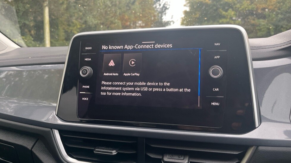 Used Volkswagen T-Roc 2024 for sale - 76302239: Photo 43