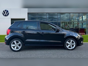 Used Volkswagen Polo 2016 for sale - 76999287: Photo