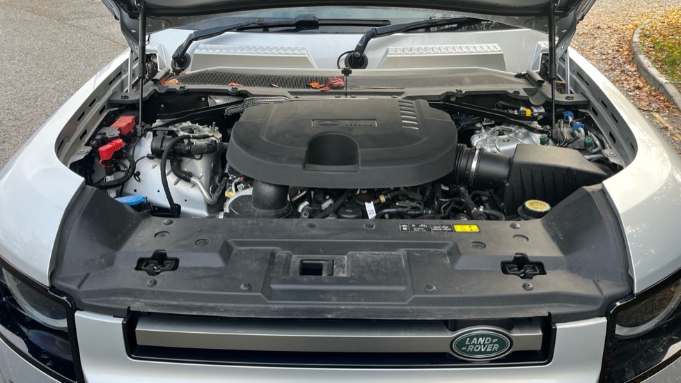 Used Land Rover Defender 2021 for sale - 76539859: Photo 16