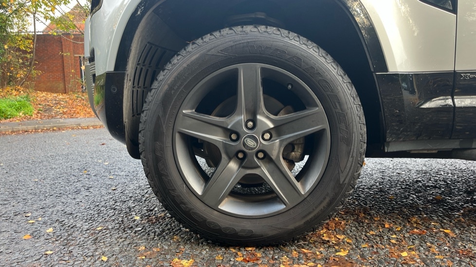 Used Land Rover Defender 2021 for sale - 76539859: Photo 17