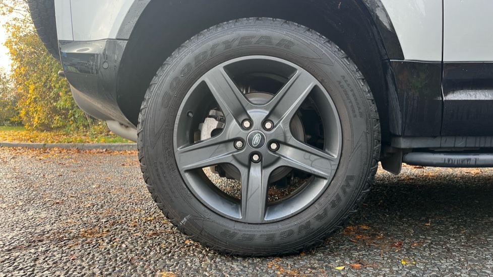 Used Land Rover Defender 2021 for sale - 76539859: Photo 19