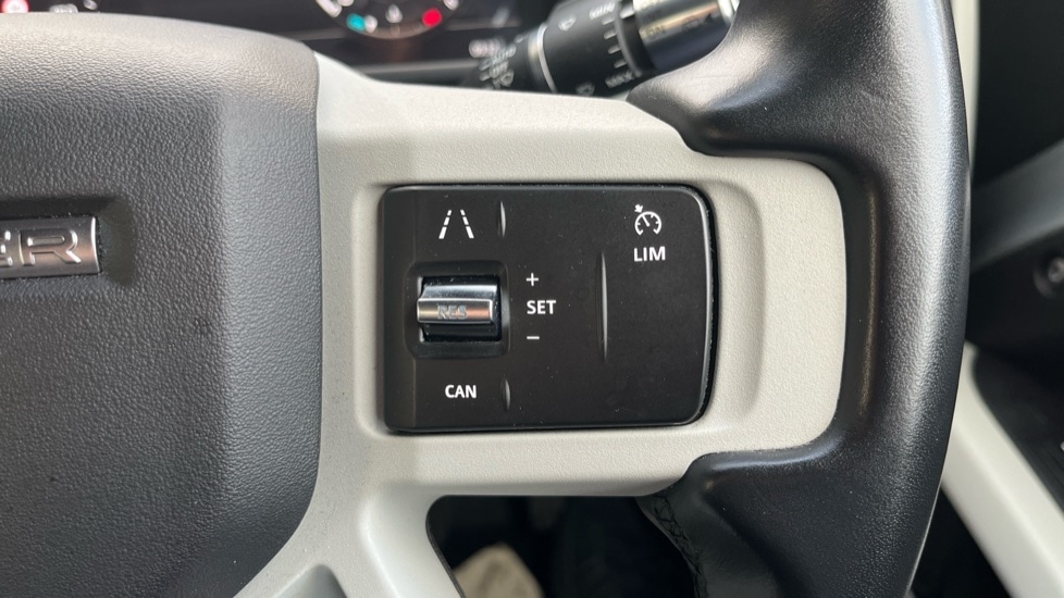 Used Land Rover Defender 2021 for sale - 76539859: Photo 21