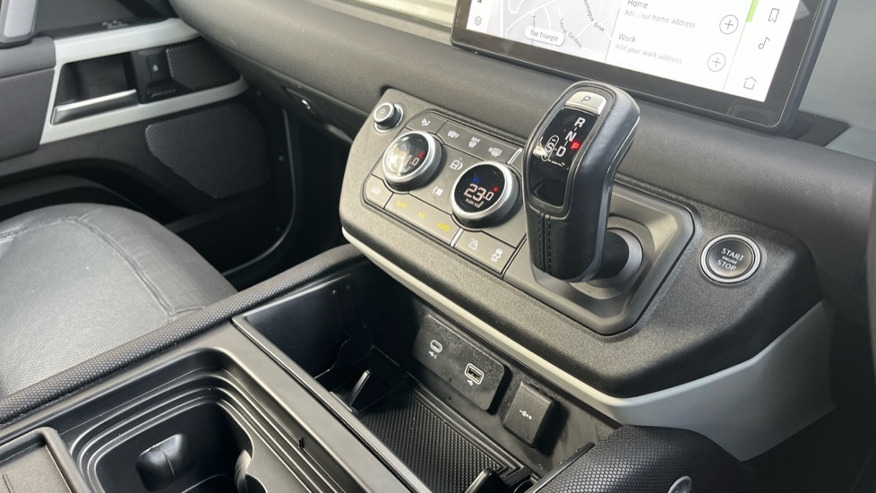 Used Land Rover Defender 2021 for sale - 76539859: Photo 28