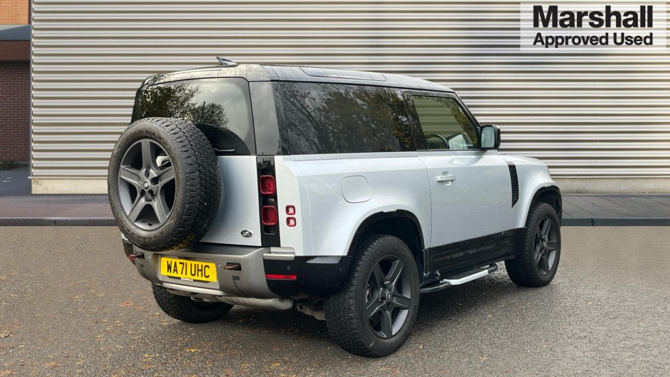Used Land Rover Defender 2021 for sale - 76539859: Photo 3
