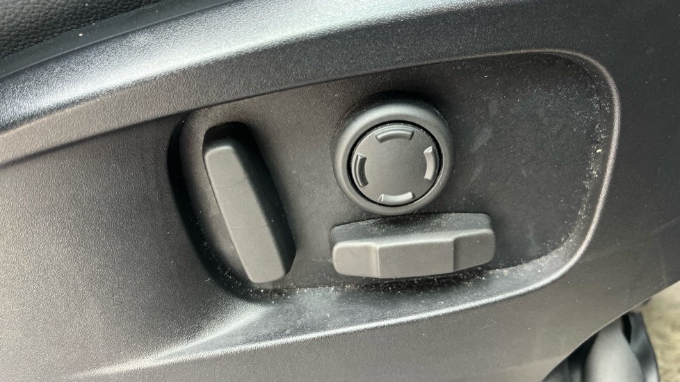 Used Land Rover Defender 2021 for sale - 76539859: Photo 30