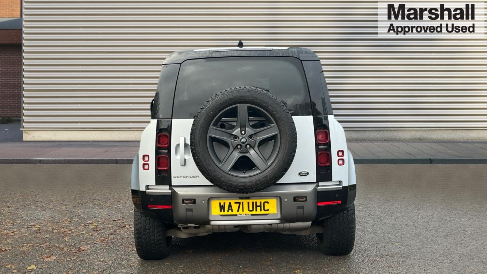 Used Land Rover Defender 2021 for sale - 76539859: Photo 4