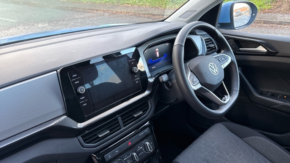 Used Volkswagen T-Cross 2025 for sale - 76869171: Photo 2