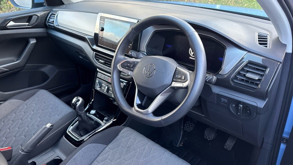 Used Volkswagen T-Cross 2025 for sale - 76869171: Photo 6