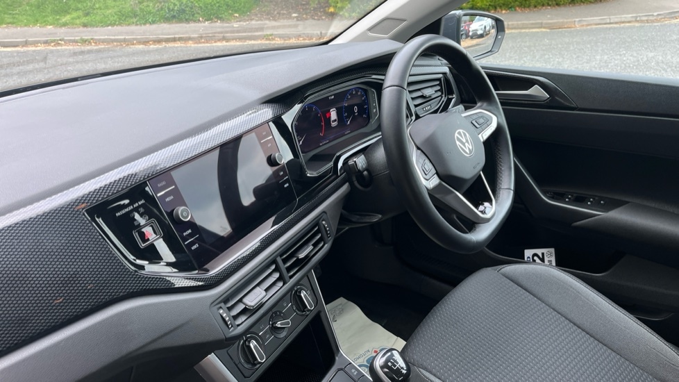 Used Volkswagen Polo 2022 for sale - 76154903: Photo 2