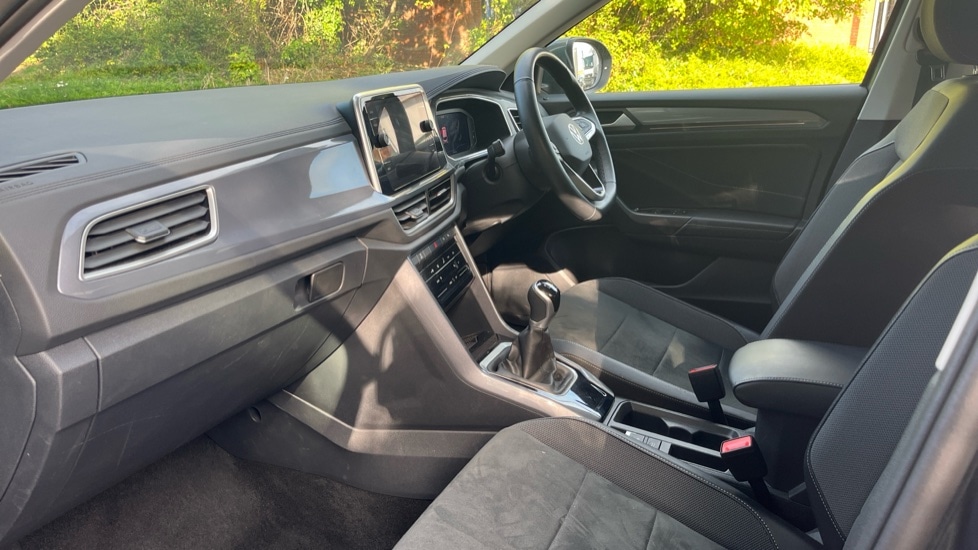 Used Volkswagen T-Roc 2024 for sale - 76871830: Photo 27