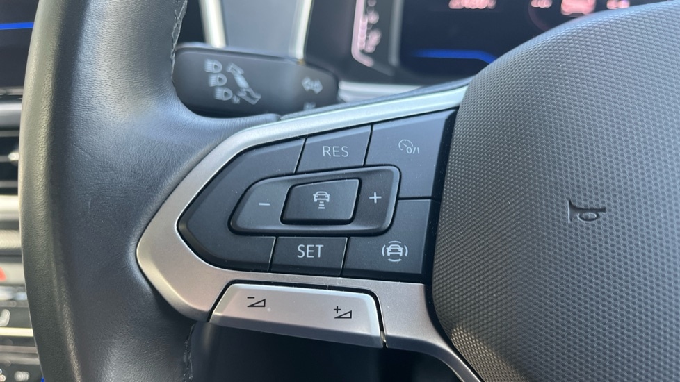 Used Volkswagen T-Roc 2024 for sale - 76871830: Photo 29