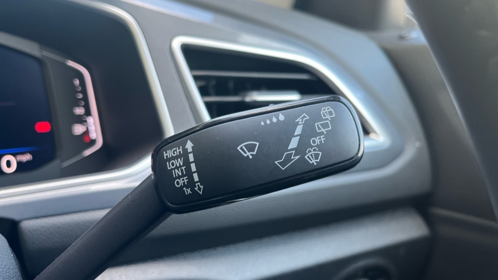 Used Volkswagen T-Roc 2024 for sale - 76871830: Photo 30