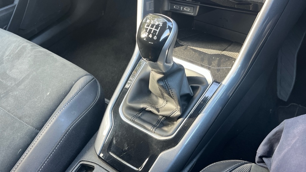 Used Volkswagen T-Roc 2024 for sale - 76871830: Photo 34