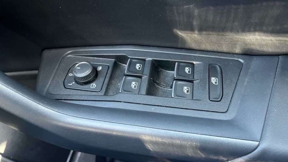 Used Volkswagen T-Roc 2024 for sale - 76871830: Photo 37