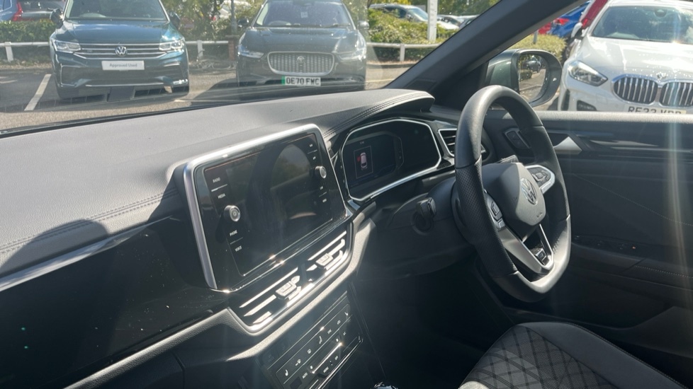 Used Volkswagen T-Roc 2025 for sale - 76145887: Photo 2