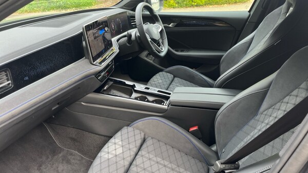Used Volkswagen Passat 2025 for sale - 76140436: Photo 27