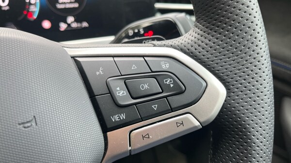 Used Volkswagen Passat 2025 for sale - 76140436: Photo 28