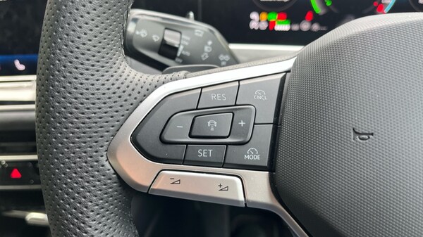 Used Volkswagen Passat 2025 for sale - 76140436: Photo 29