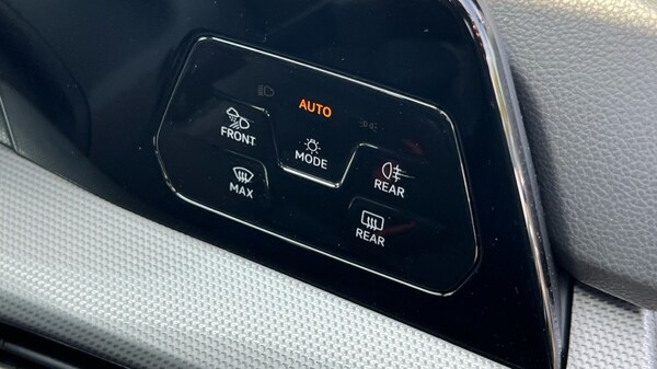 Used Volkswagen Golf 2025 for sale - 75522113: Photo 32