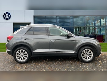 Used Volkswagen T-Roc 2024 for sale - 76428179: Photo