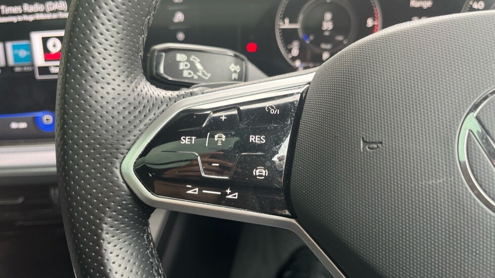 Used Volkswagen Touareg 2021 for sale - 76528879: Photo 30