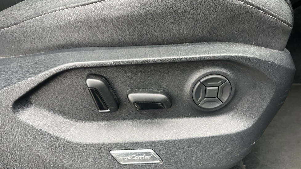 Used Volkswagen Touareg 2021 for sale - 76528879: Photo 38