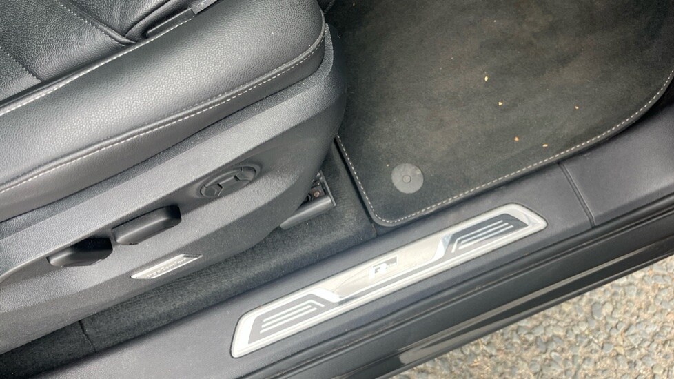 Used Volkswagen Touareg 2021 for sale - 76528879: Photo 39